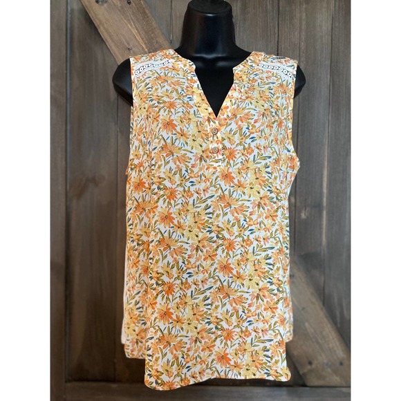 Sleeveless Floral Blouse - Picture 1 of 6